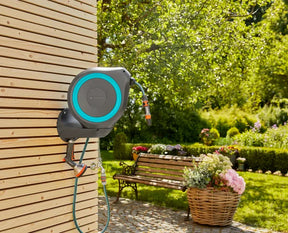 GardenPro - Mangueira Externa Com Enrolador Retrátil, trava e Suporte Giratório 180