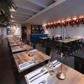 Luminária de Mesa Recarregável Minimalista Stillus - eFlix